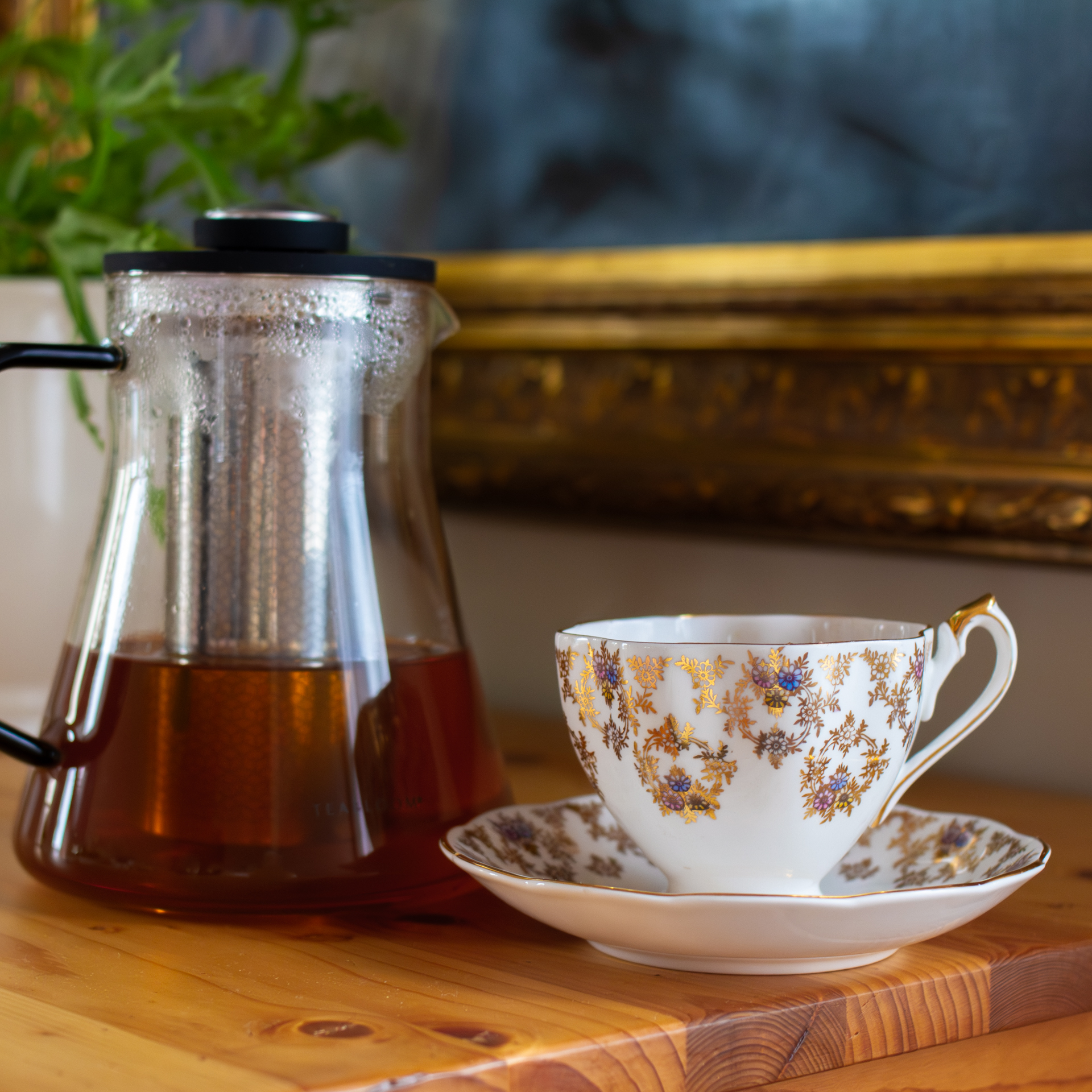 Glass teapot with steeper, heat on stove